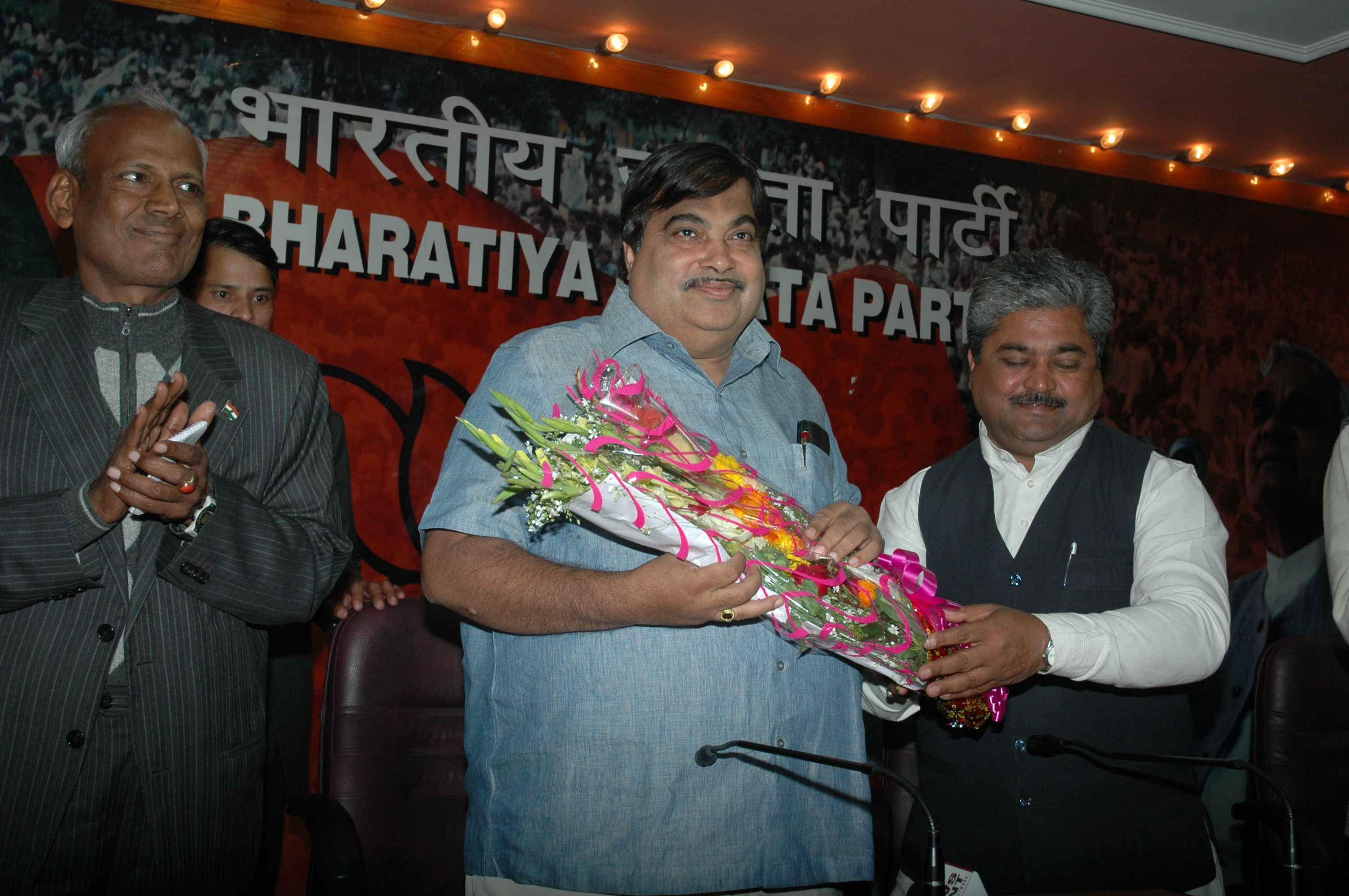 Shri Nitin Gadkari addressing Uttar Pradesh SC Morcha Trainees at 11, Ashoka Road, New Delhi on February 22, 2011