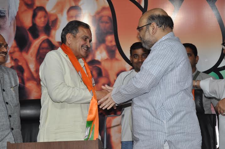 Former Rajya Sabha MP, Chaudhary Birendra Singh joining BJP in the presence of BJP President, Shri Amit Shah & BJP General Secretary, Shri J.P. Nadda at 11, Ashoka Road on August 29, 2014 