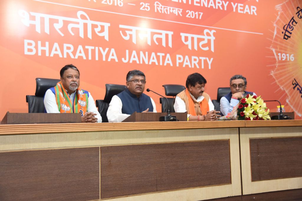 Former TMC Leader & Former Railway Minister, Shri Mukul Roy joining BJP in presence of BJP National President, Shri Amit Shah and other BJP senior leaders at 11, Ashok Road