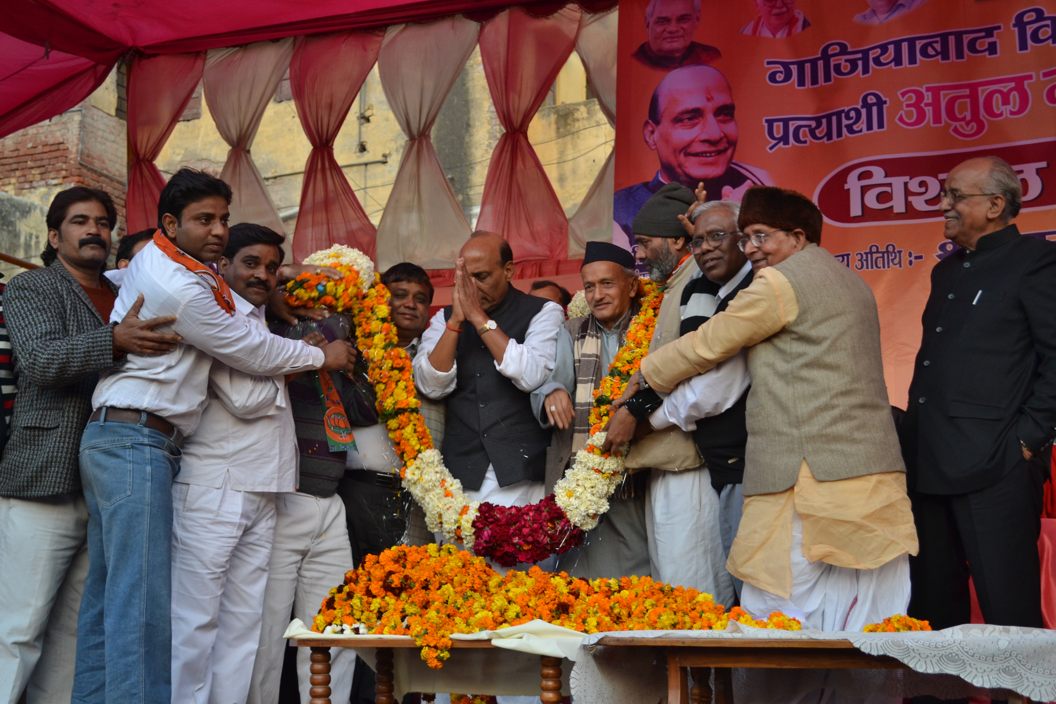 Shri Rajnath Singh and Shri Bhagat Singh Koshyari addressing a public meeting at Ghaziabad Constituency on February 19, 2012