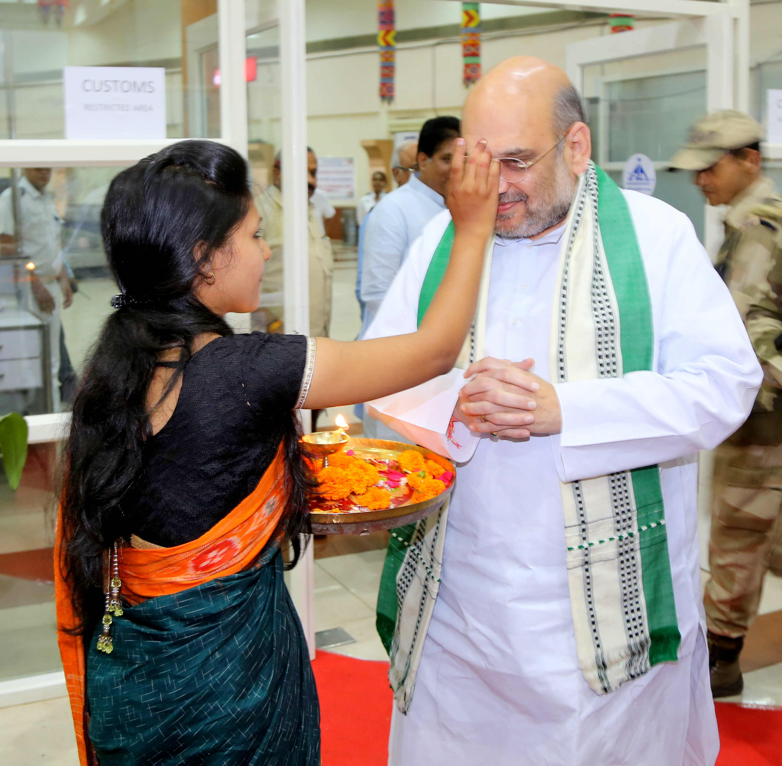 Grand reception of BJP National President Shri Amit Shah on his arrival at Bhubaneswar Airport on April 14, 2017