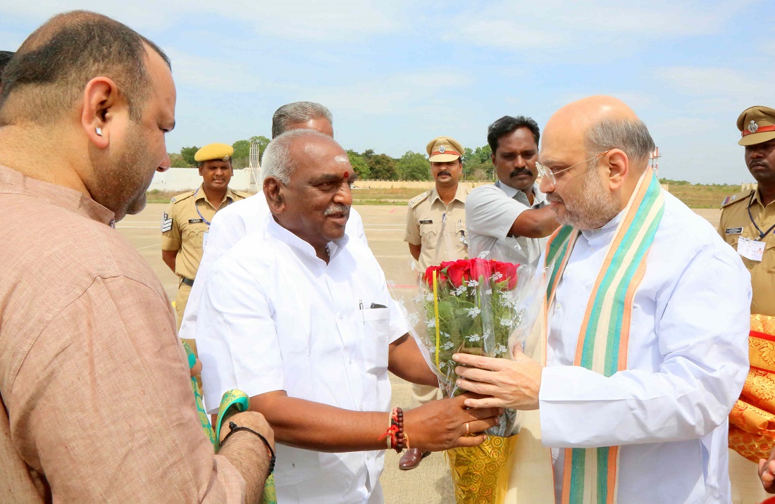 Grand welcome of BJP National President, Shri Amit Shah on his arrival at Puducherry Airport on 26 June 2017