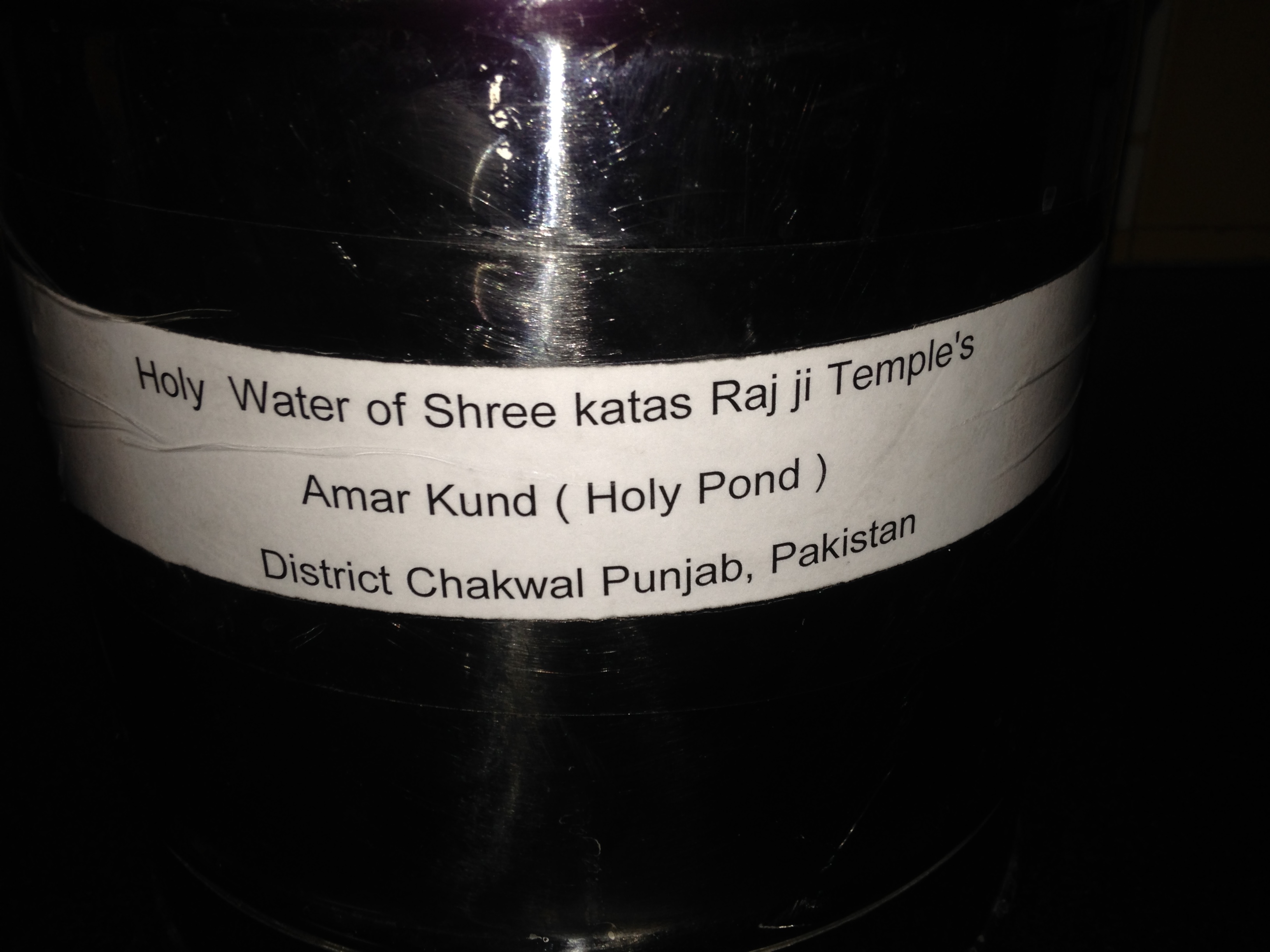 High commissioner of Pakistan sent a photograph containing Holy Water of Shri Katas Raj Temple To Shri l.K. Advaniji on May 08, 2015