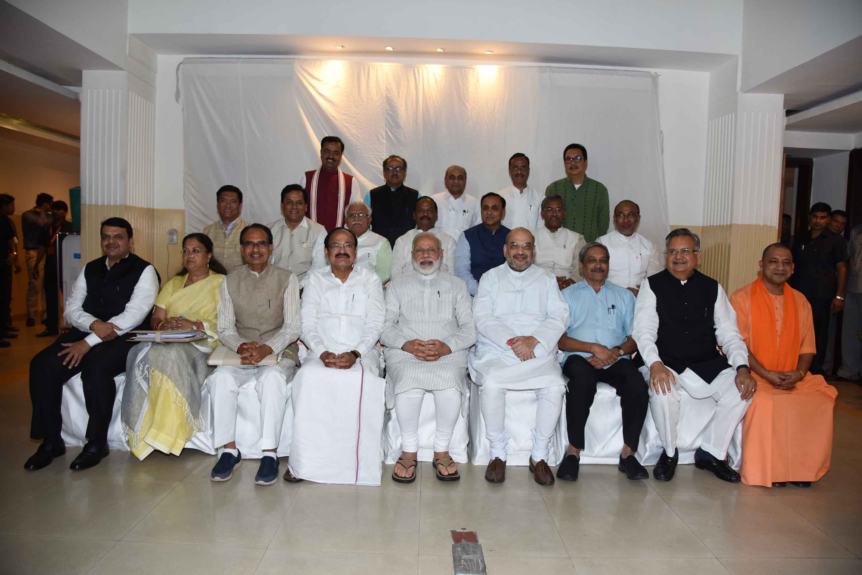 Hon'ble Prime Minister, Shri Narendra Modi, BJP National President, Shri Amit Shah along with BJP ruled states CMs & Deputy CMs at 11, Ashoka Road, New Delhi on April 23, 2017