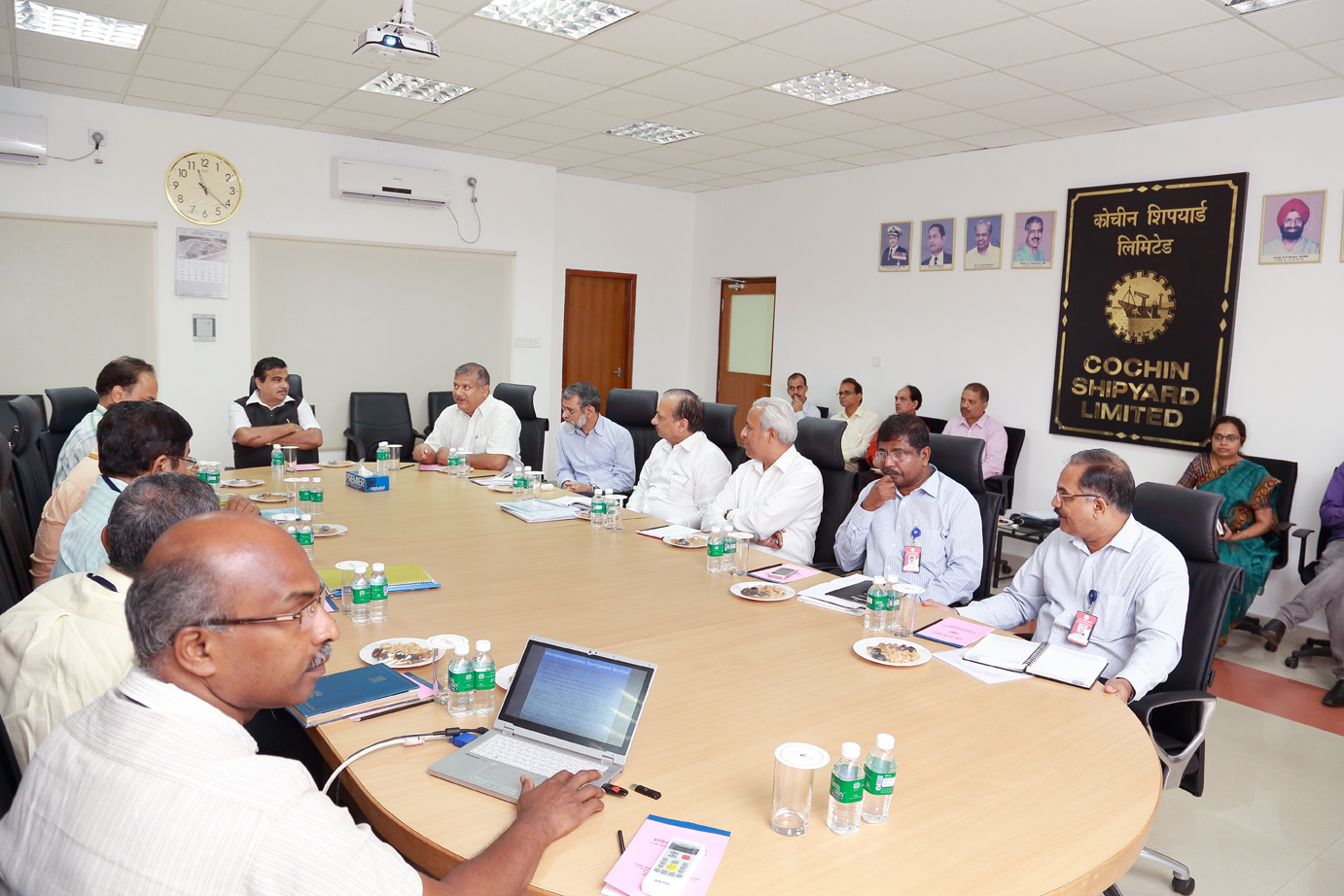 Hon'ble Union Minister for Road Transport Highways & Shipping Shri Nitin Gadkari in a review meeting of Cochin port trust & Cochin shipyard at Cochin, Kerala on May 23, 2015