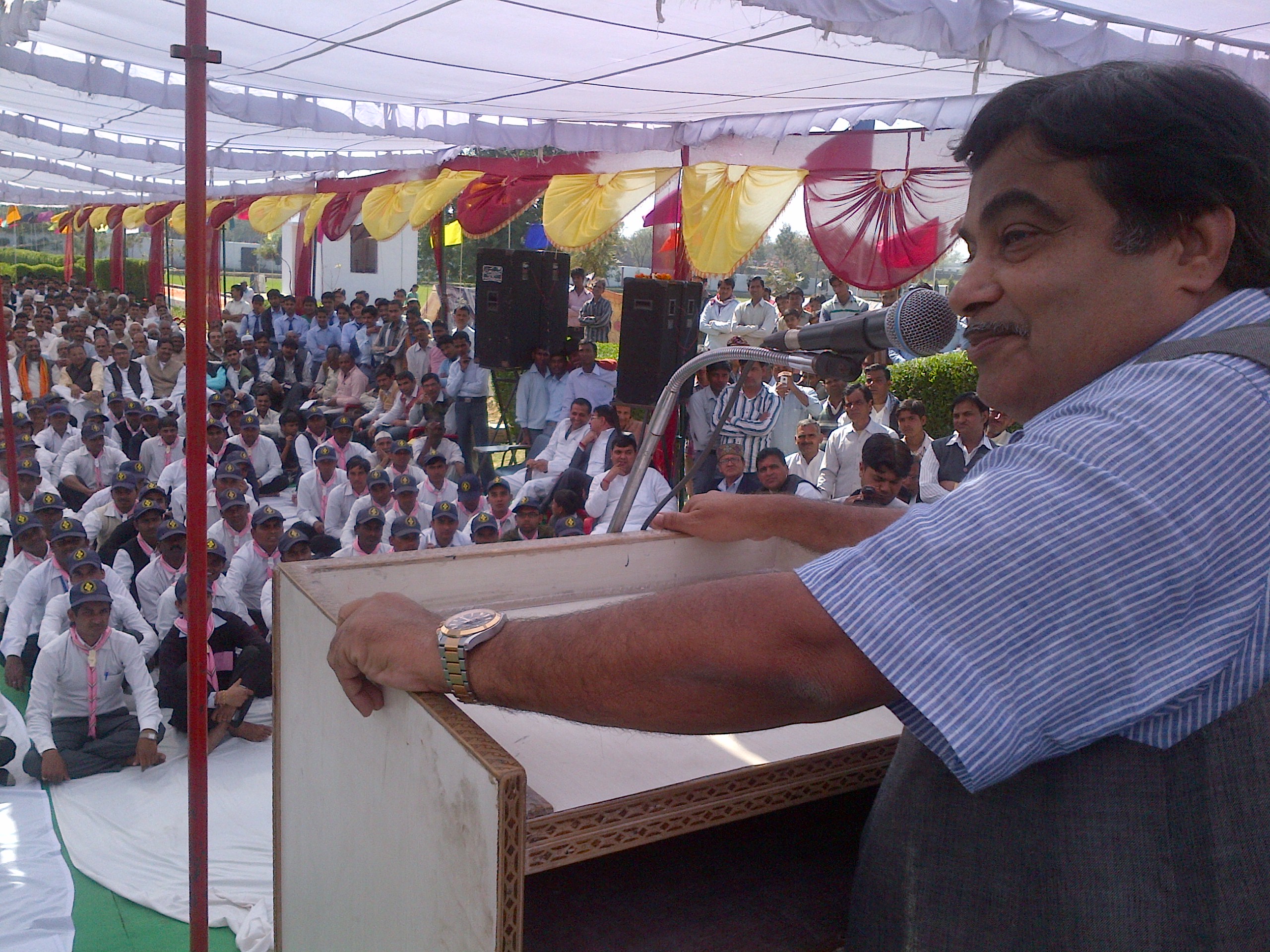 Former BJP President, Shri Nitin Gadkari addressing Indo-Universal College of Management and Technology programme at Saharanpur Road, Baoli (Baghpat) Uttar Pradesh on March 4, 2013