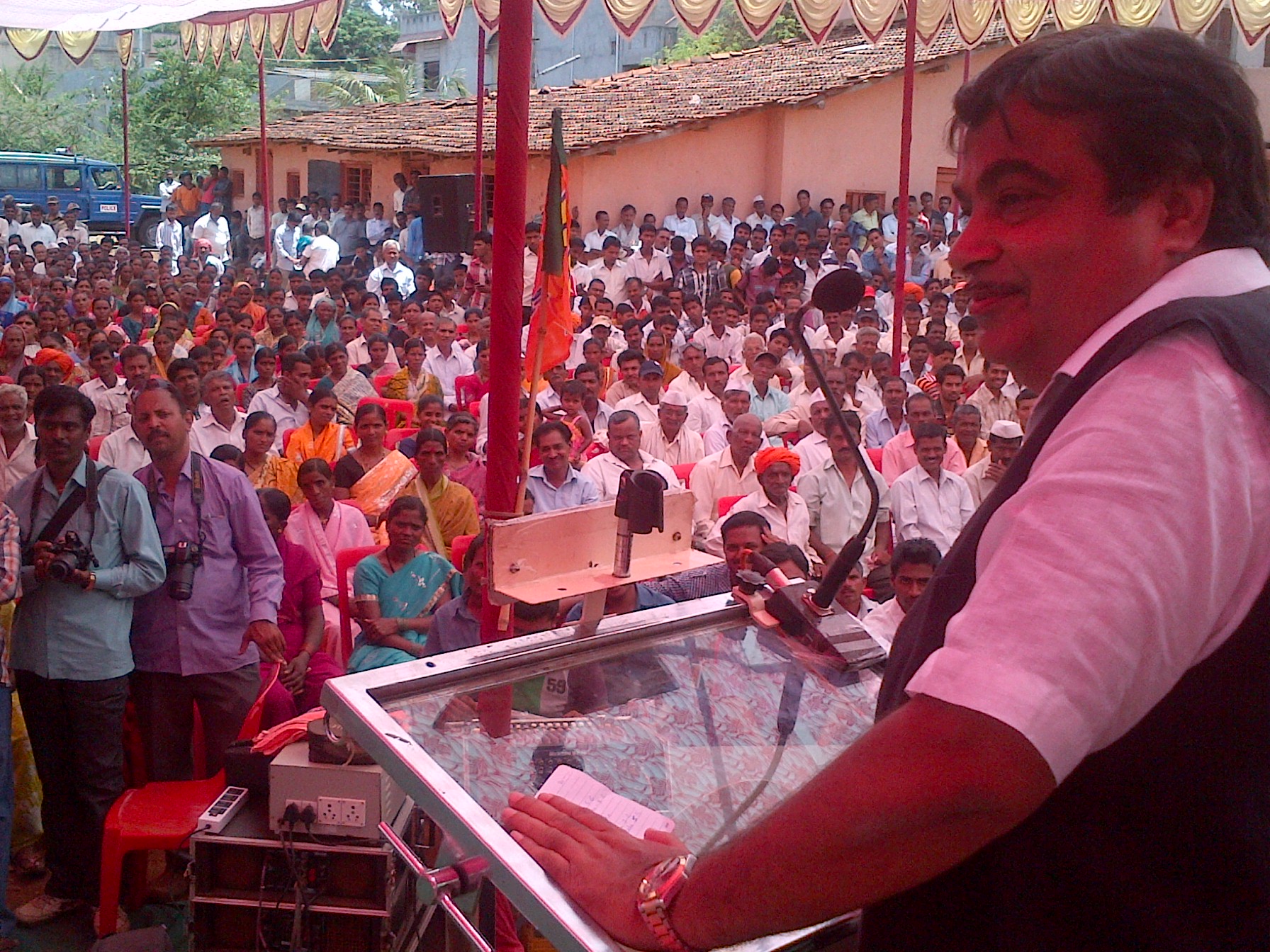 Former BJP President, Shri Nitin Gadkari addressing an Election Rally at Belgaum Rural (Karnataka) on April 30, 2013