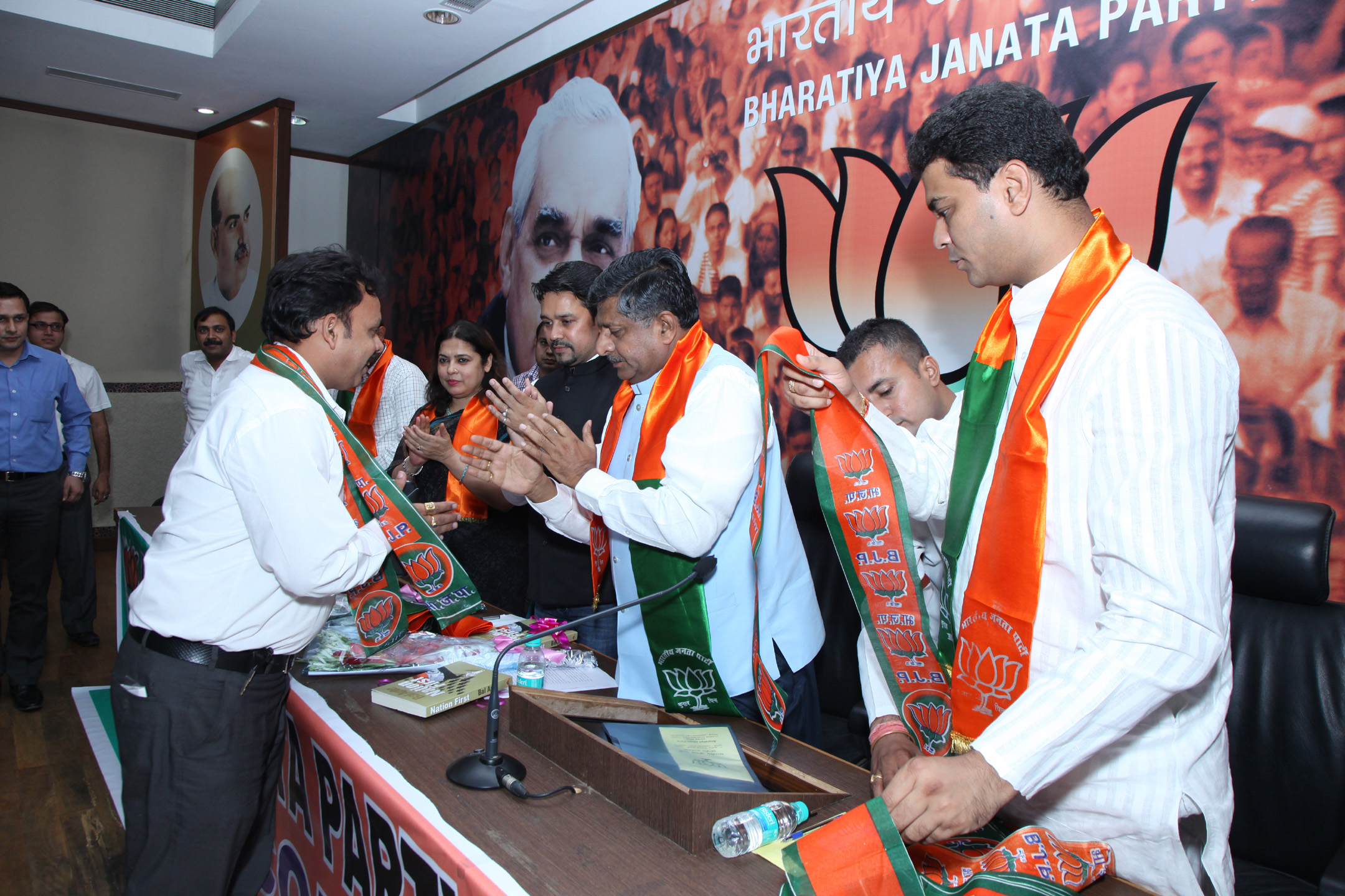 Young lawyers and Law students are join BJYM in the presence of Sh Ravi Shankar Prasad, Smt Meenakshi Lekhi and Sh Anurag Thakur at 11, Ashoka Road on October 21, 2013