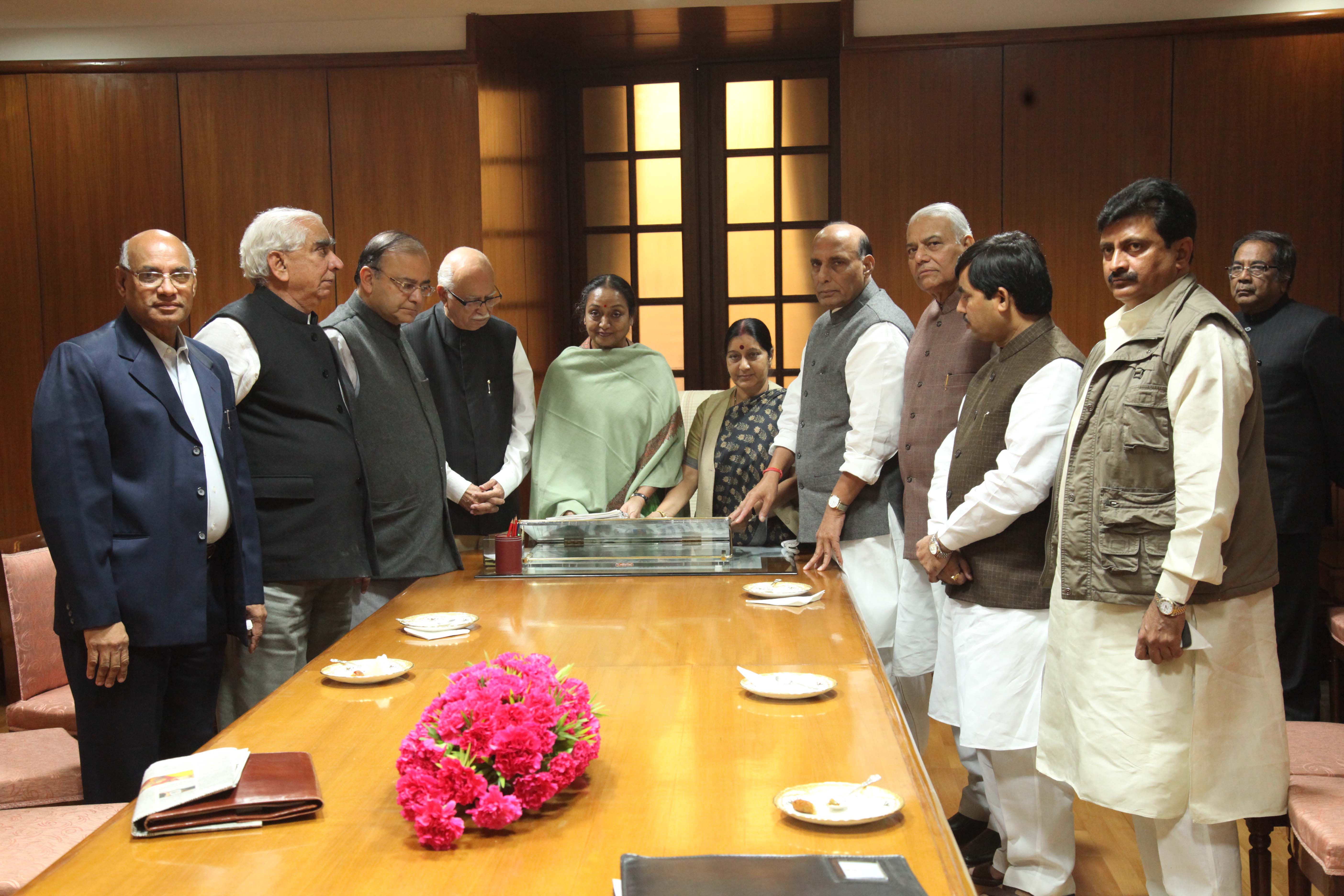 Shri L.K. Advani, Smt. Sushma Swaraj, Shri Arun Jaitley, Shri Yashwant Sinha and other BJP Senior MPs submitting letters of declaration for not having illegal money in foreign country to Lok Sabha Speaker Smt. Meera Kumar on Dec 09, 2011