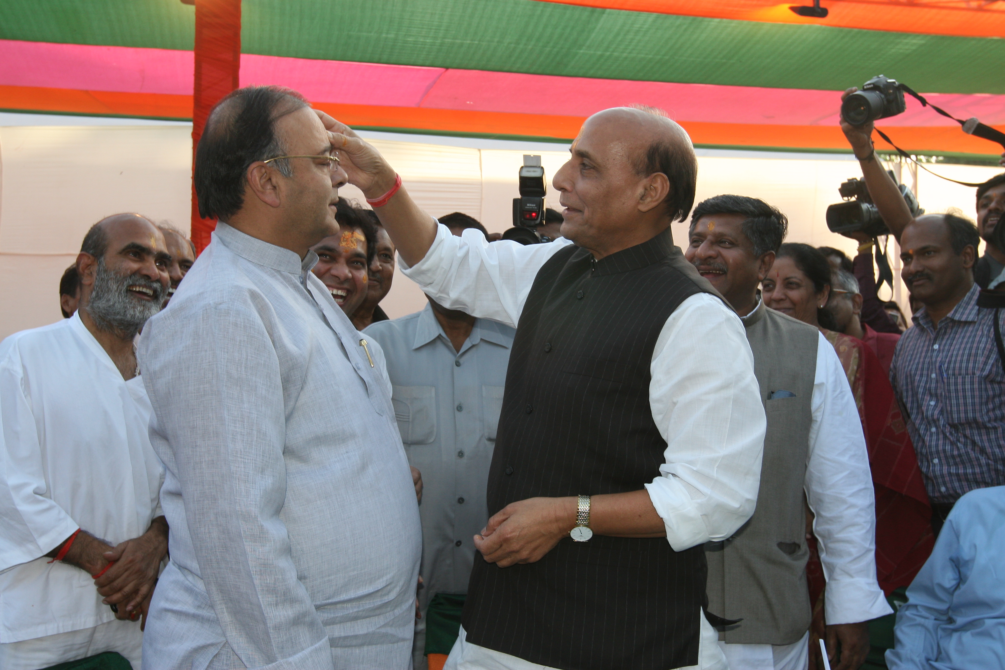 BJP President Shri Rajnath Singh, Shri Arun Jaitley and other BJP Senior leaders meet on Holi Milan at 9 Ashoka Road on March 25, 2013