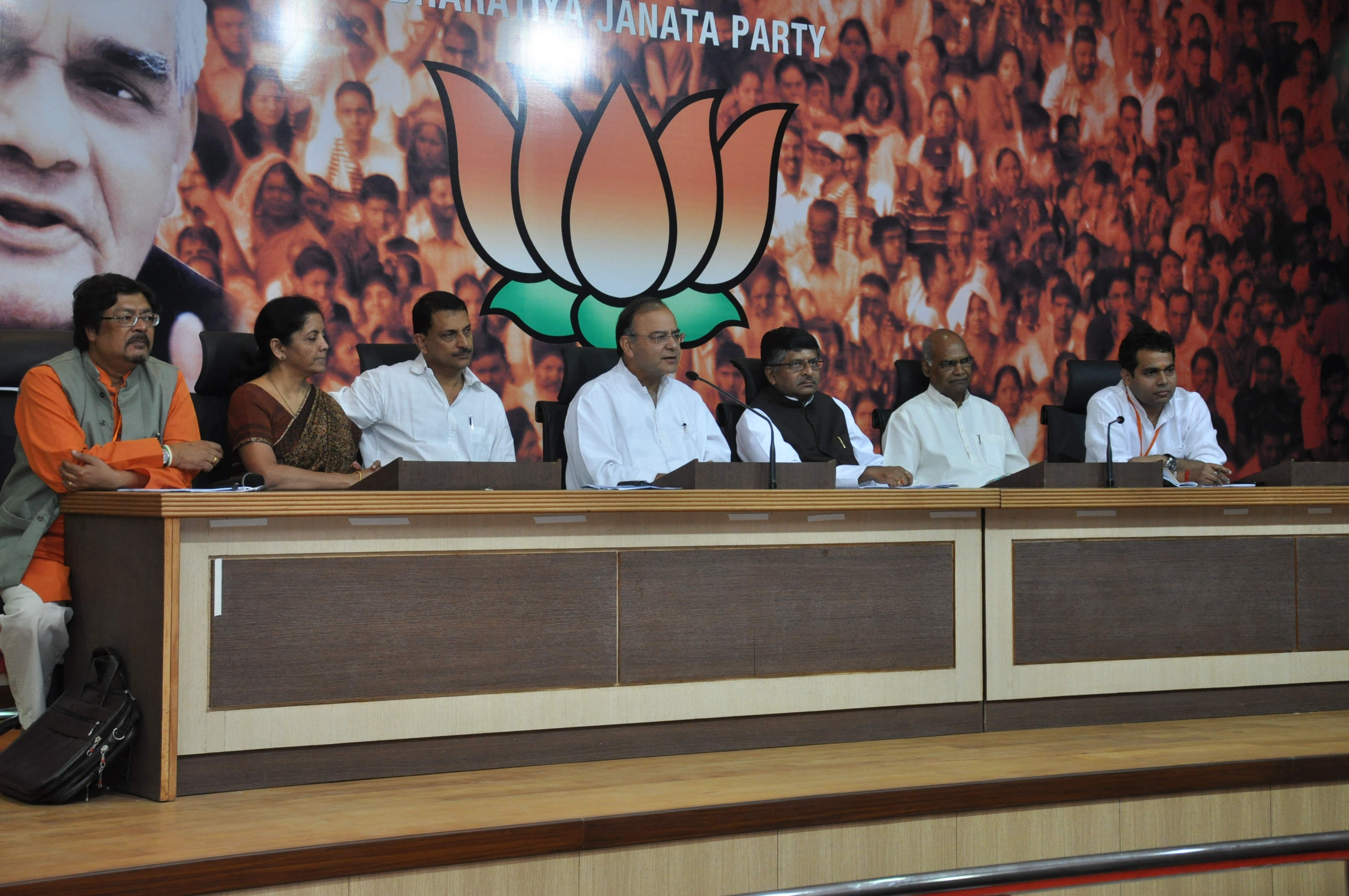 Shri Arun Jaitley, Leader of Opposition (Rajya Sabha) addressing a press conference at 11, Ashoka Road, New Delhi on October 01, 2011