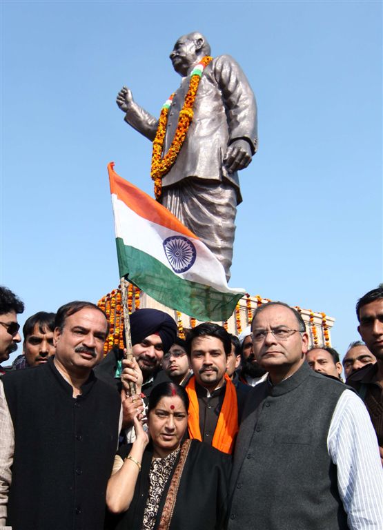 Smt. Sushma, Sh Jaitley, Ananth Kumar and Anurag Thakur at BJYM Rashtriya Ekta Yatra Rally at Madhopura, Punjab on January 25, 2011