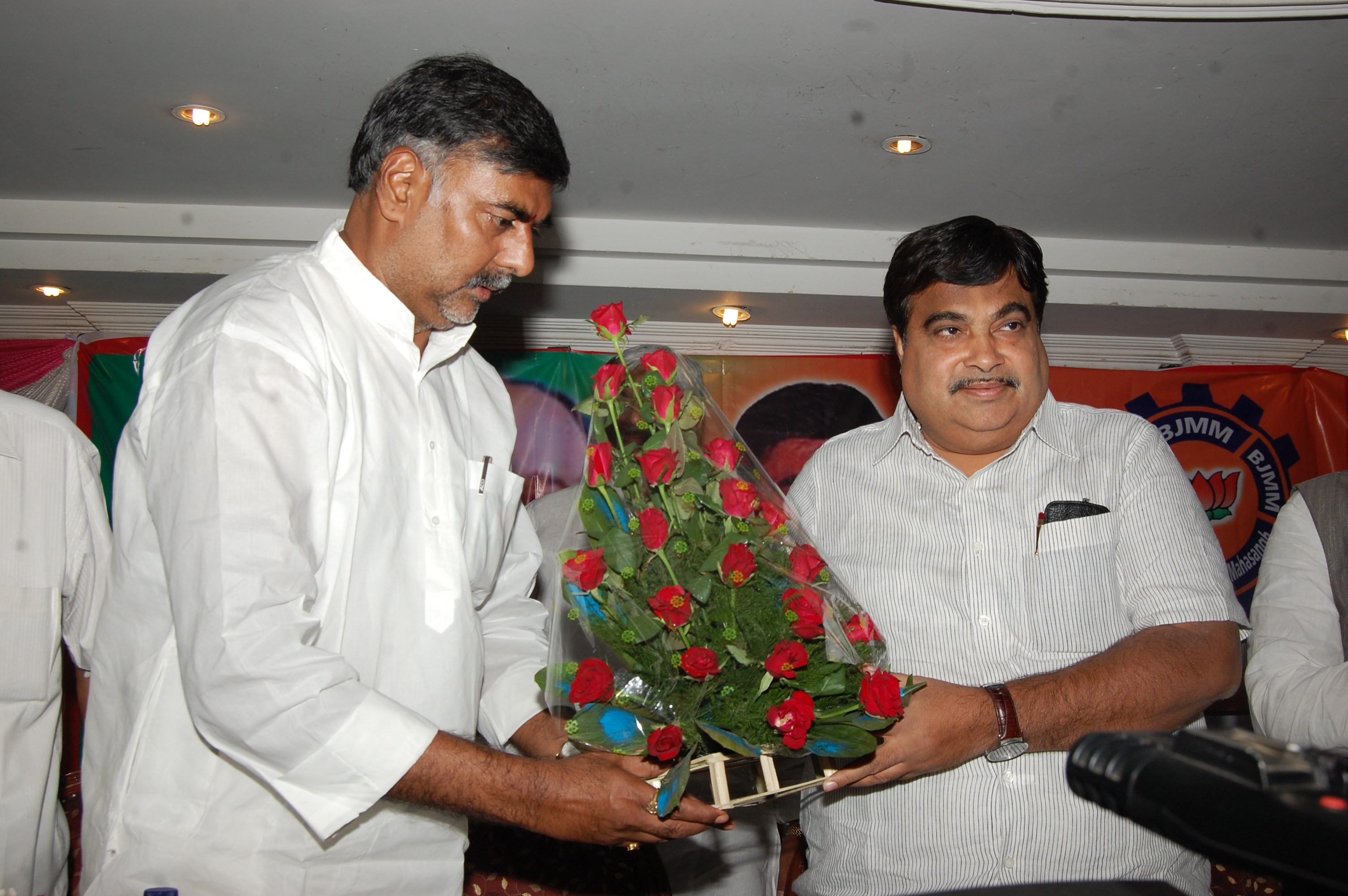 Shri Nitin Gadkari addressing inaugural session of BJP Majdoor Maha Sangh at New Delhi on May 16, 2011