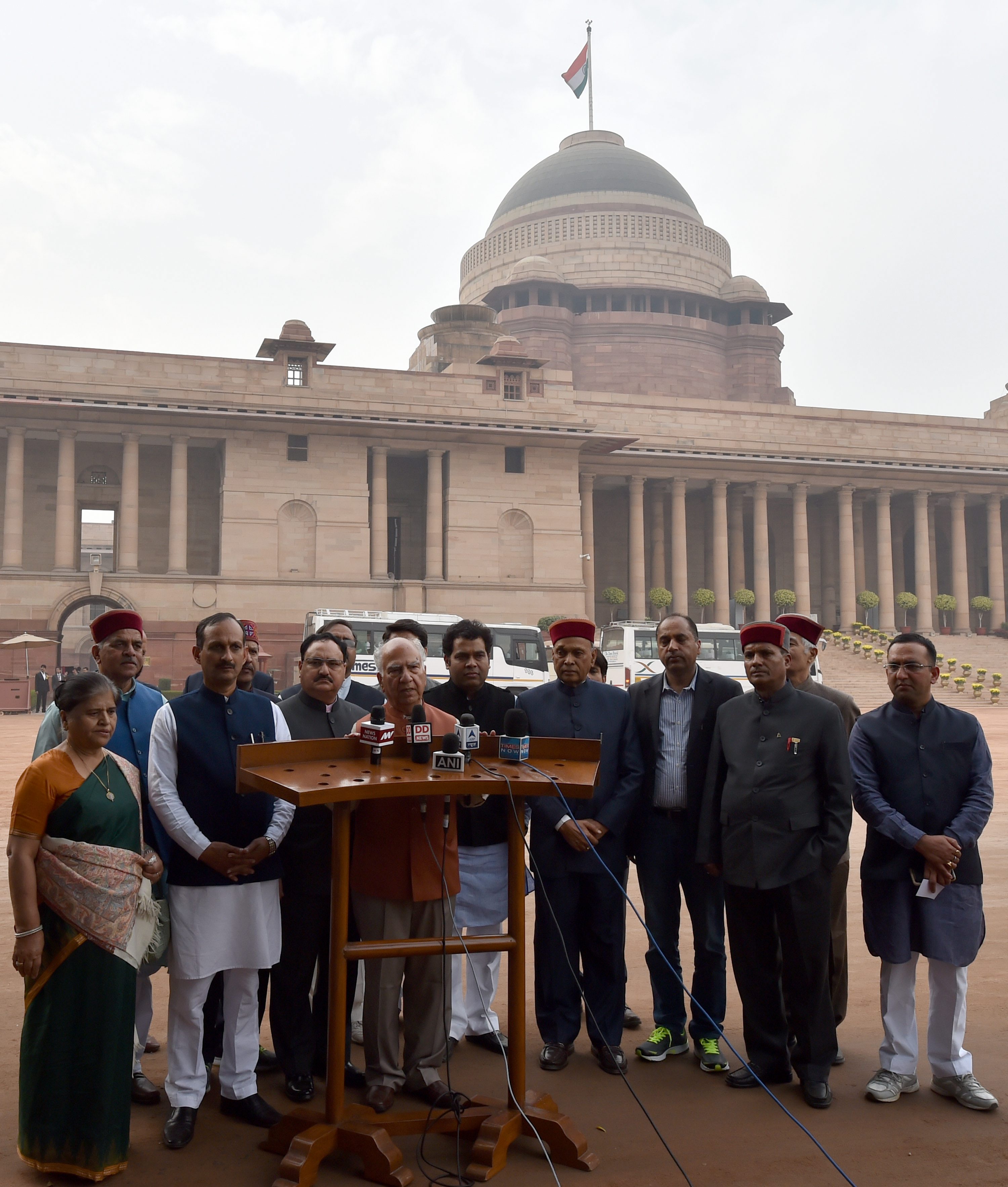 Memorandum submitted by H.P. BJP to the President of India, Shri Pranab Mukherjee on December 09, 2015