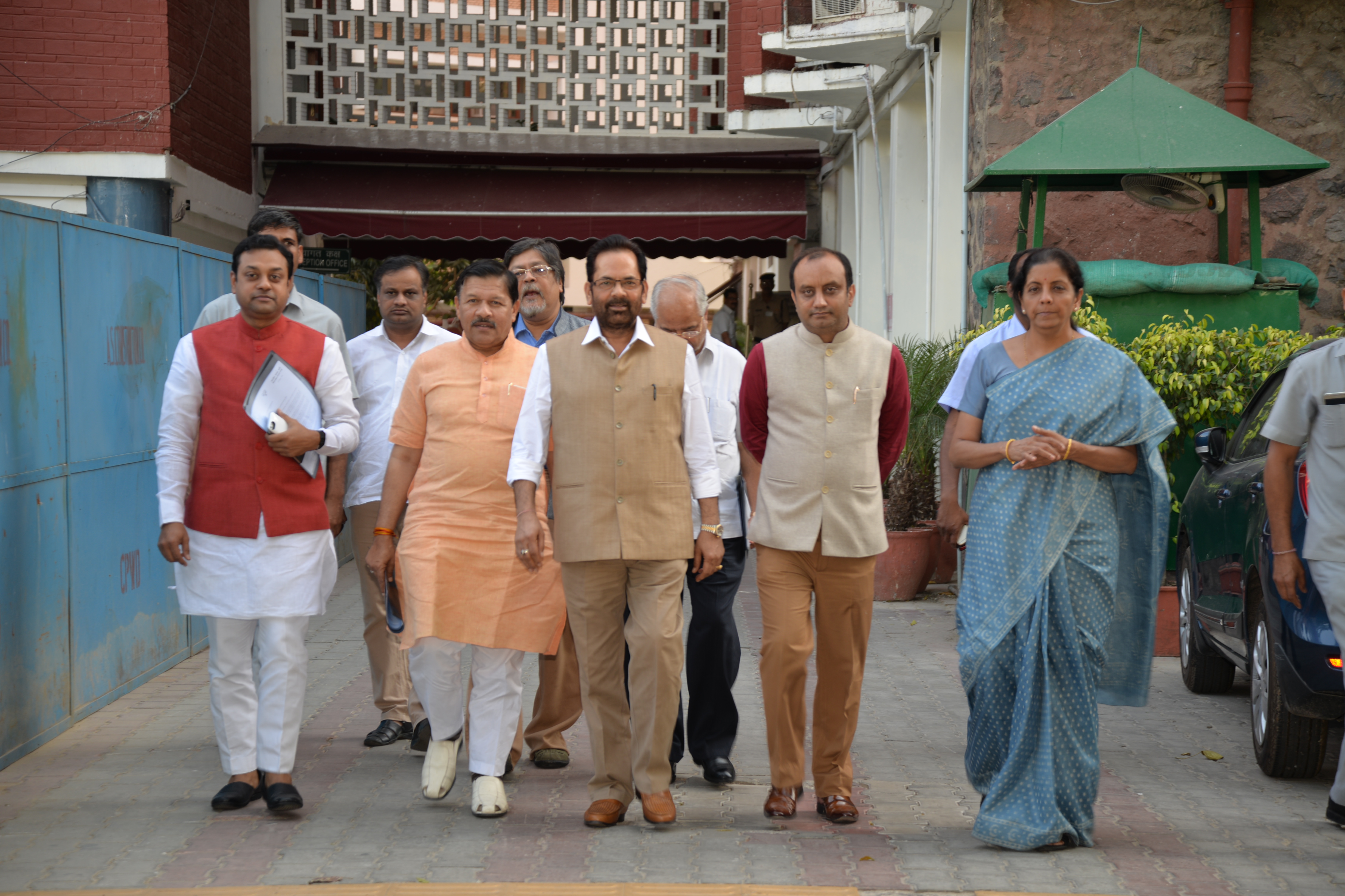 Memorandum submitted to CEC by BJP delegation led by Shri Mukhtar Abbas Naqvi on important issues related to West Bengal Assembly polls on March 29, 2016