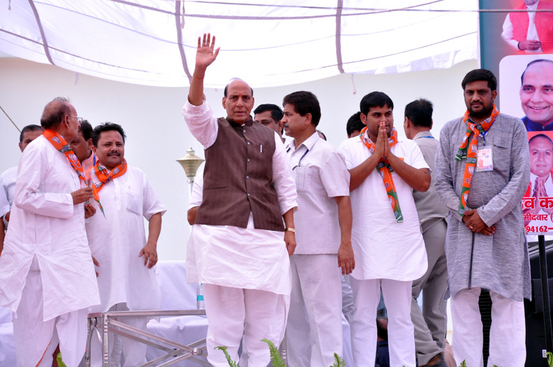  Minister for Home Affairs, Shri Rajnath Singh addressing a public meeting in Bara Gaon, Indri Vidhan Sabha, Distt, Karnal (Haryana) on October 8, 2014