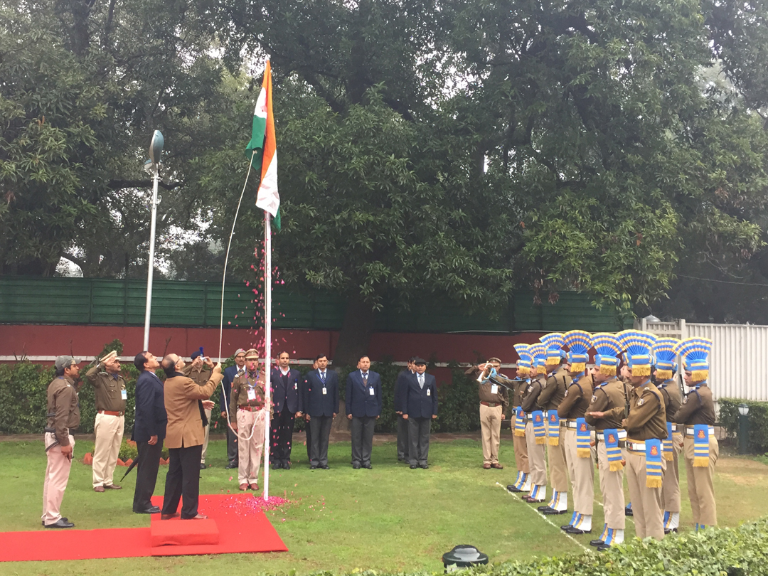 Minister of Finance, Corporate Affairs and Information & Broadcasting, Shri Arun Jaitley hoisting the National Flag on the occasion of 66th Repubic Day at 2, Krishna Menon Marg on January 26, 2015