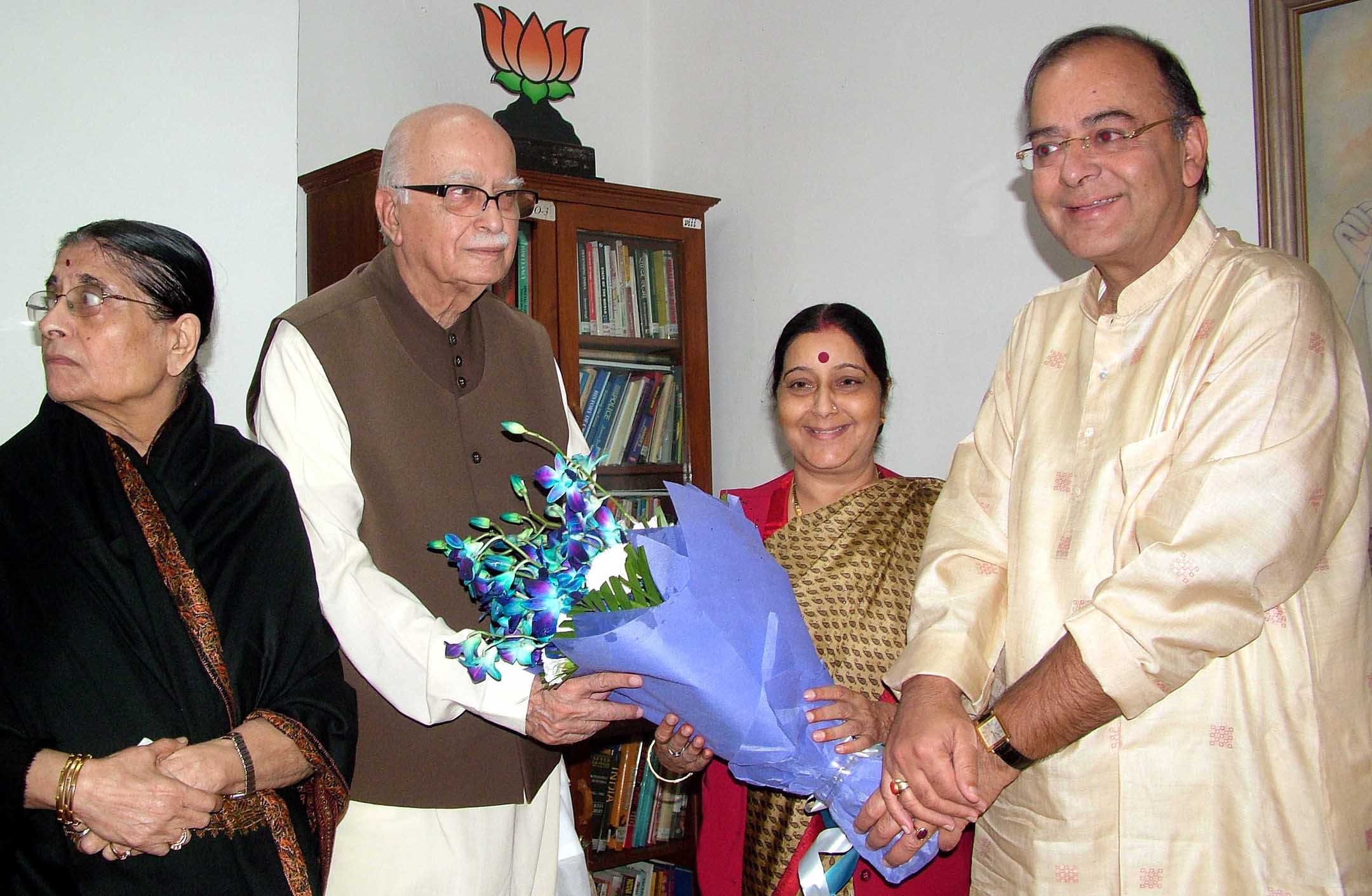 Smt. Sushma Swaraj, Leader of Opposition (Lok Sabha) and Shri Arun Jaitley, Leader of Opposition (Rajya Sabha) wishing Shri L.K. Advaniji on his Birth Day at 30, Prithviraj Road, New Delhi on November 08, 2012