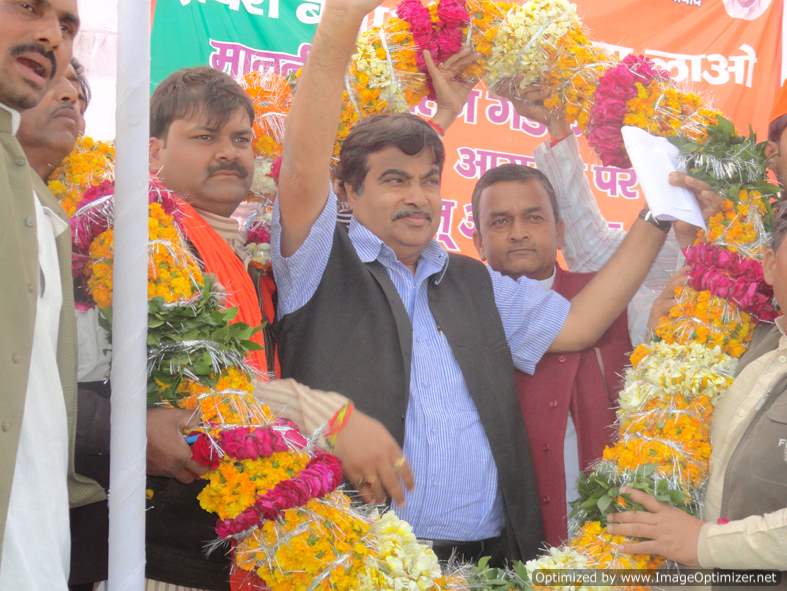 BJP National President, Shri Nitin Gadkari addressing public meeing at Auraiya (Uttar Pradesh) on February 19, 2012