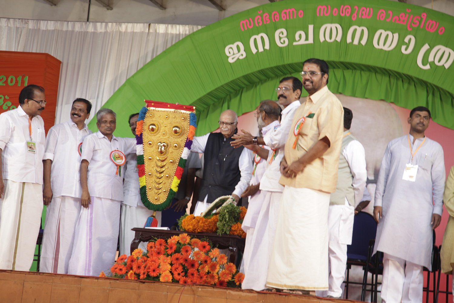 Shri L.K. Advani during Jan Chetna Yatra at Kottayam (Kerala) on October 29, 2011