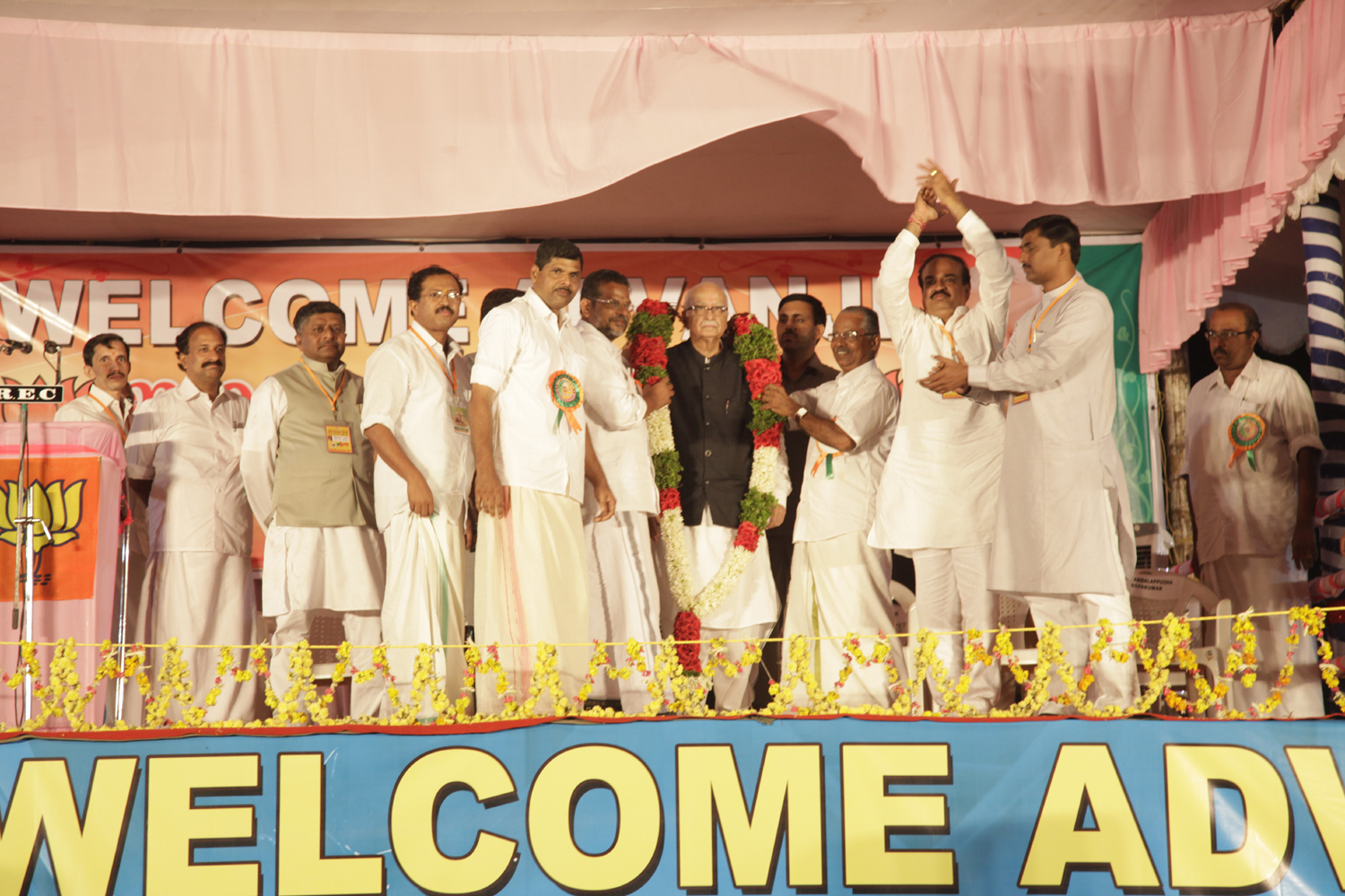 Shri L.K. Advani during Jan Chetna Yatra at Cherthala (Kerala) on October 29, 2011