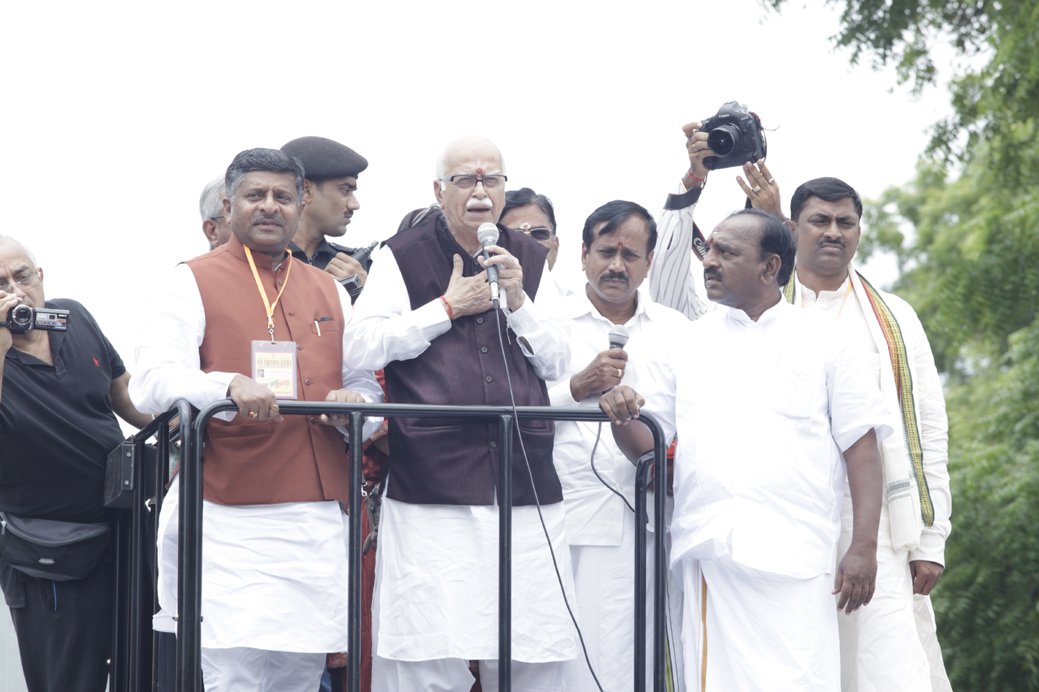 Shri L.K. Advani during Jan Chetna Yatra at Tamil Nadu on October 28, 2011