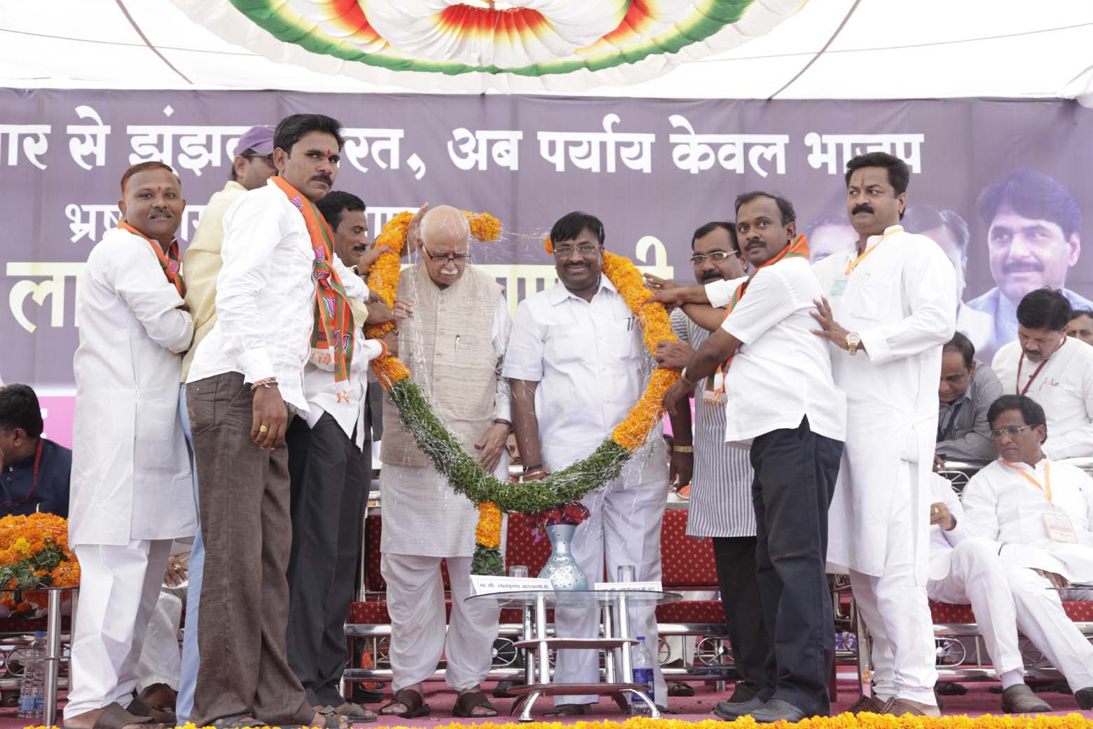 Jan Chetna Yatra at Pandarkhawada (Maharashtra) on October 18, 2011