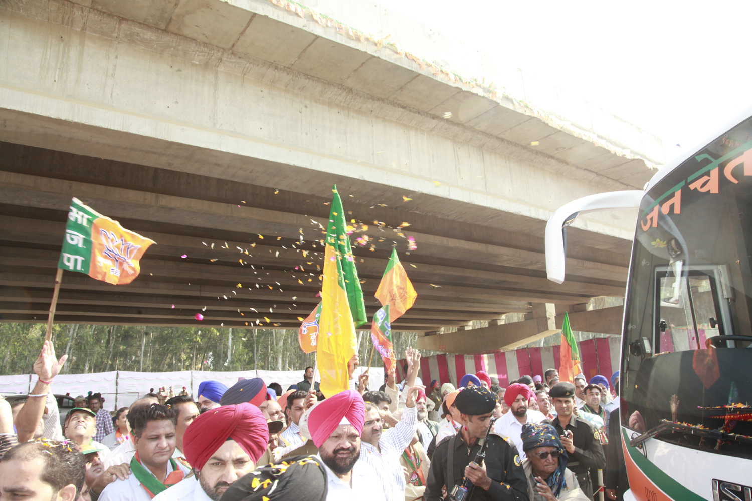 Shri L.K. Advani during Jan Chetna Yatra at Phagwara (Punjab) on November 14, 2011