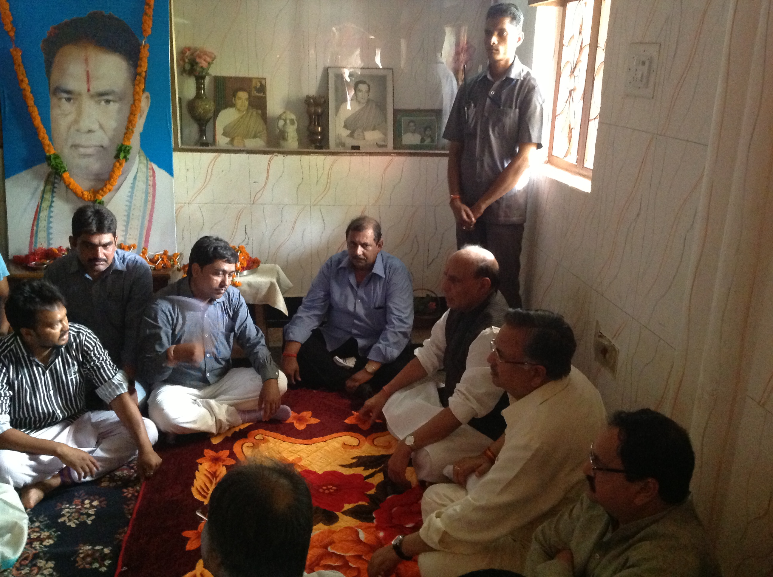 BJP National President Shri Rajnath Singh meeting with family member of Mahendra Karma at Dantewada on May 29, 2013