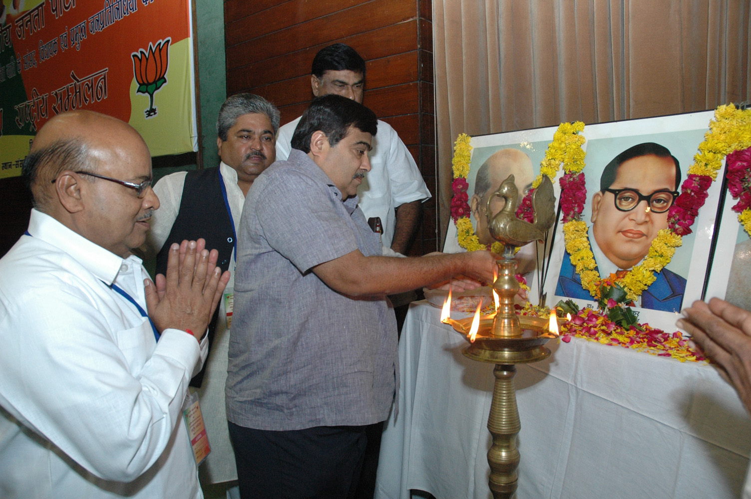 Shri Nitin Gadkari inaugurating National Convention of SC MP''s and State Legislators org by BJP SC Morcha at Parliament Annex on August 27, 2011