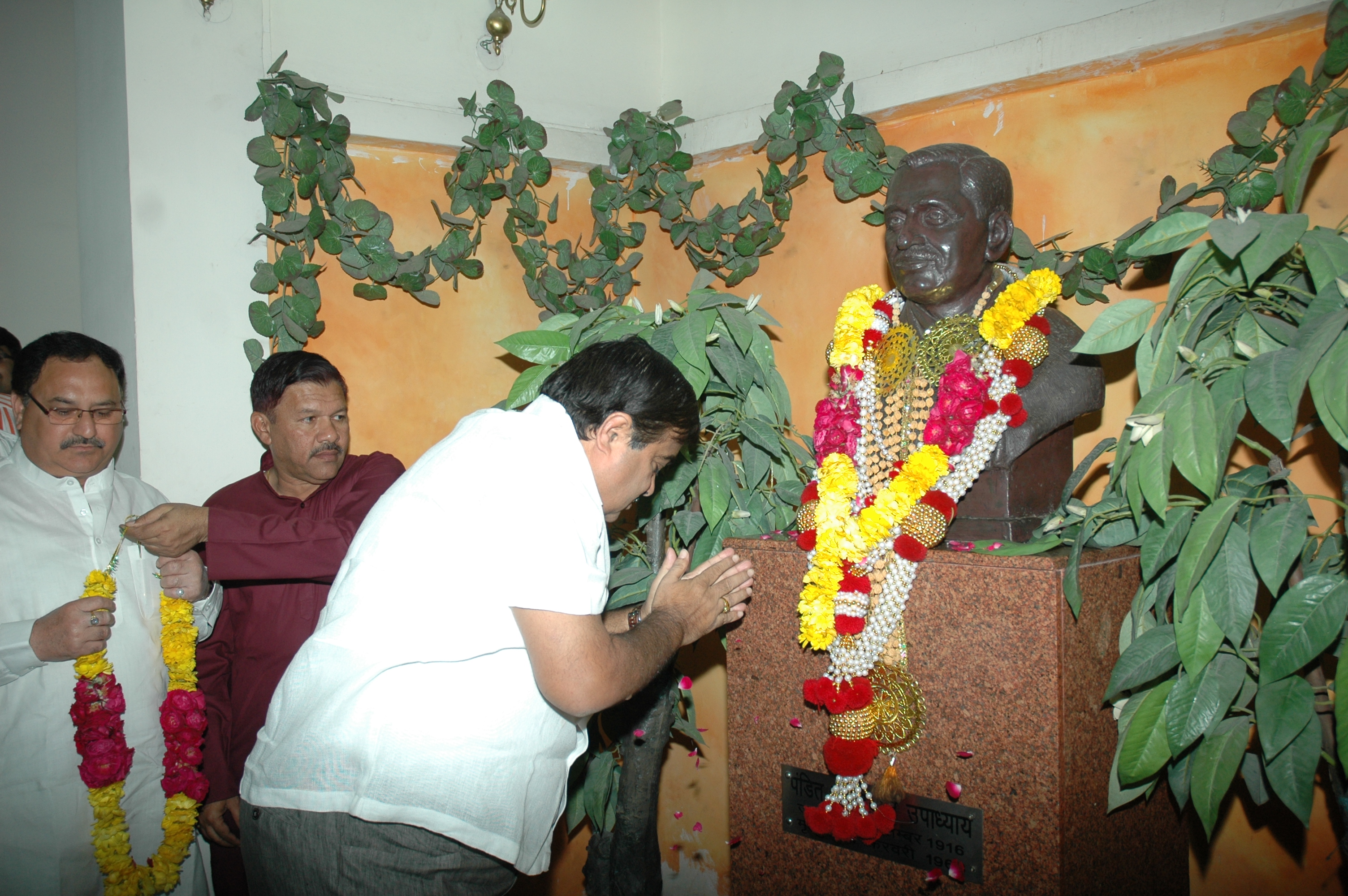 BJP National President Shri Nitin Gadkari on BJP's Foundation Day celebration at 11, Ashoka Road, on April 06, 2011