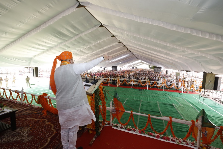 Photographs : BJP National President Sh Amit Shah addressing Kisan Sammelan of Ajmer division in Nagaur (Rajasthan)