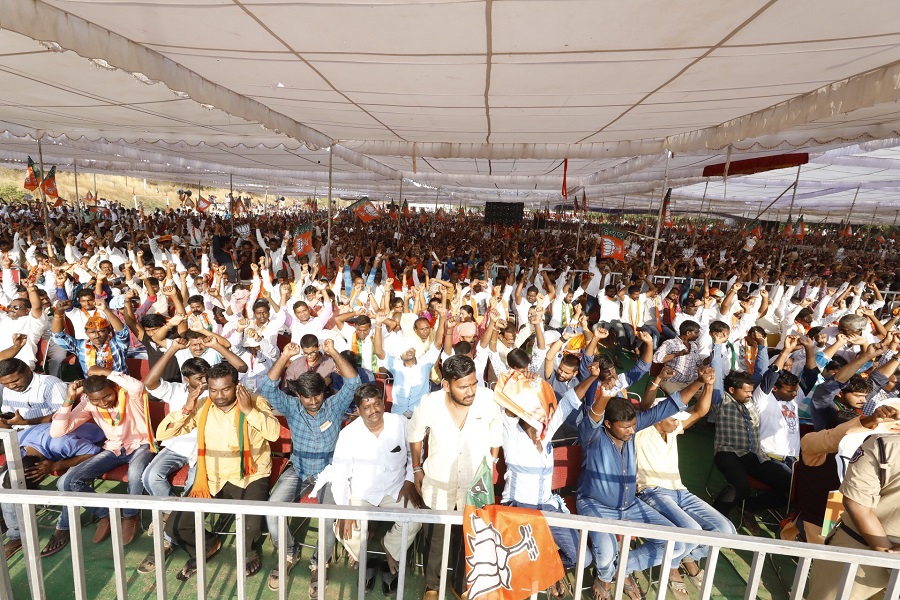 Photographs : BJP National President, Shri Amit Shah addressing a public meeting in Nalgonda (Telangana)