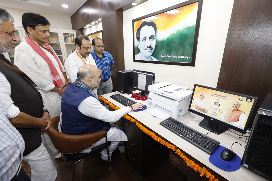 Photographs : BJP National President Shri Amit Shah inaugurating E-Library at BJP Office in Patna (Bihar).