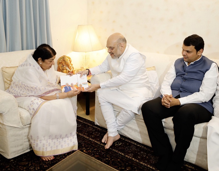 Photographs : BJP National President Shri Amit Shah met Bharat Ratna Lata Mangeshkar as part of "Sampark for Samarthan" campaign at her residence in Mumbai