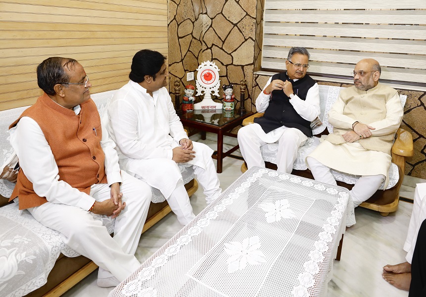 Photographs : BJP National President Shri Amit Shah met Kabir Panth Dharm Guru, Shri Prakash Muni Naam Saheb ji, as a part of 'Sampark For Samarthan' in Raipur (Chhattisgarh)