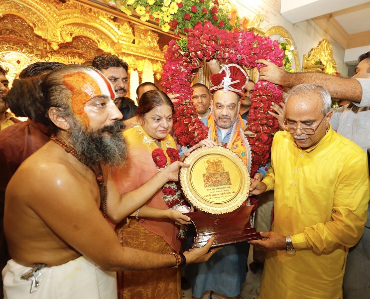 Photographs : BJP National President, Shri Amit Shah perform Mangla arti at Jagannath Temple in Ahmedabad on the occasion of Rath Yatra