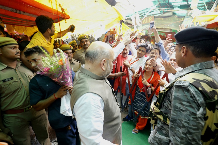 Photographs : BJP National President, Shri Amit Shah took blessings of Maa Vindhyavasini at Vindhyavasini Temple in Vindhyachal (Uttar Pradesh)