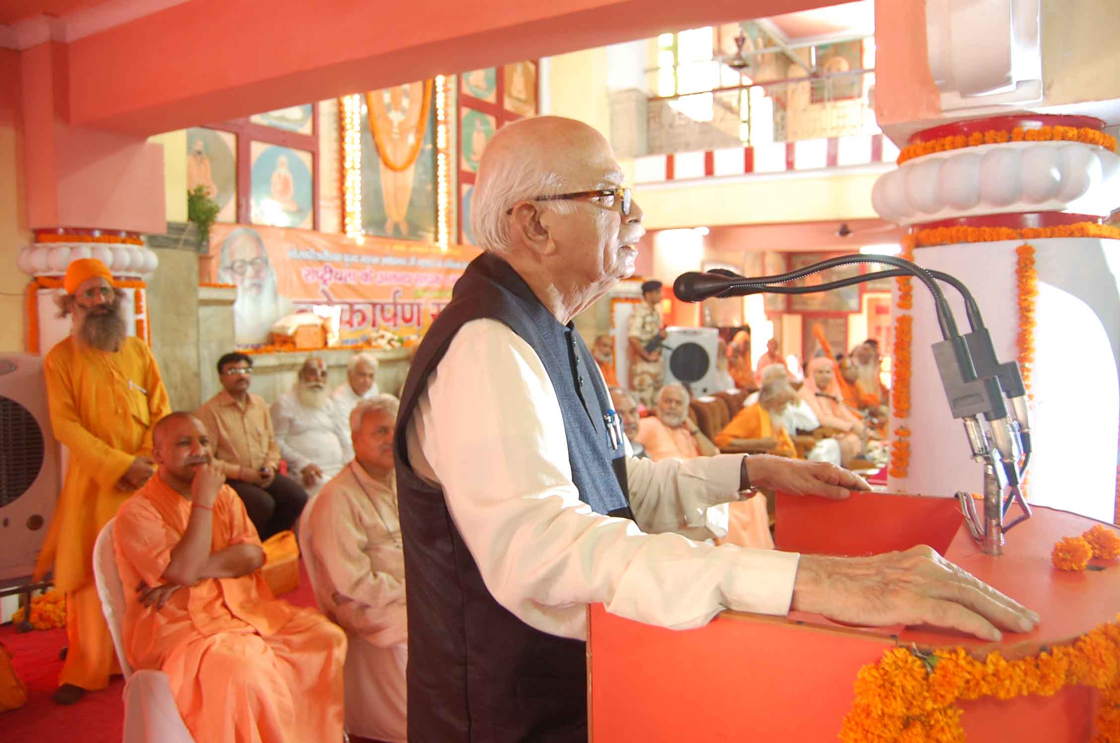 Shri L.K. Advani addressing a public meeting on Coal Scam at Gorakhpur (Uttar Pradesh) on September 08, 2012