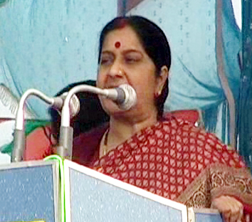 Smt. Sushma Swaraj addressing public meeting at Deoria during UP Assembly Election on February 05, 2012