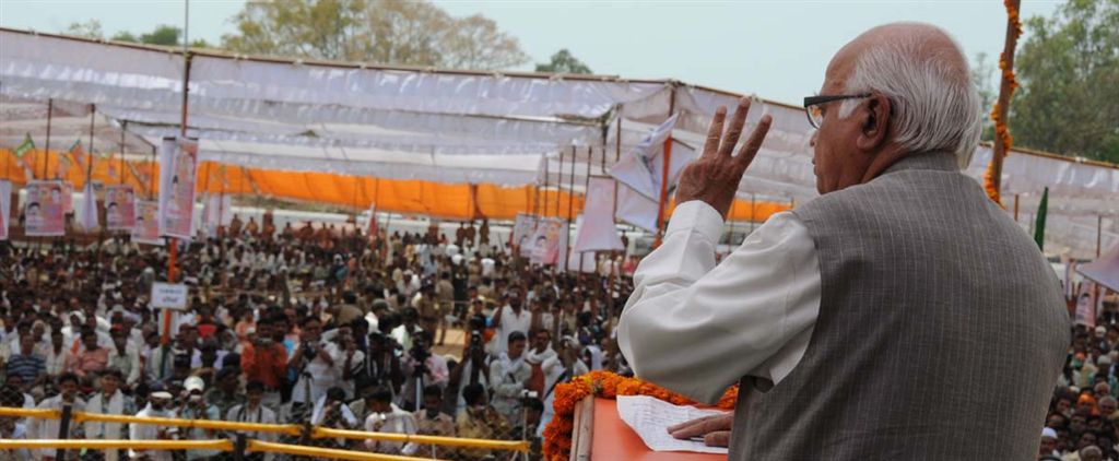 Shri L.K. Advaniji addressing a rally in Jabalpur (Madhya Pradesh) on April 16, 2009