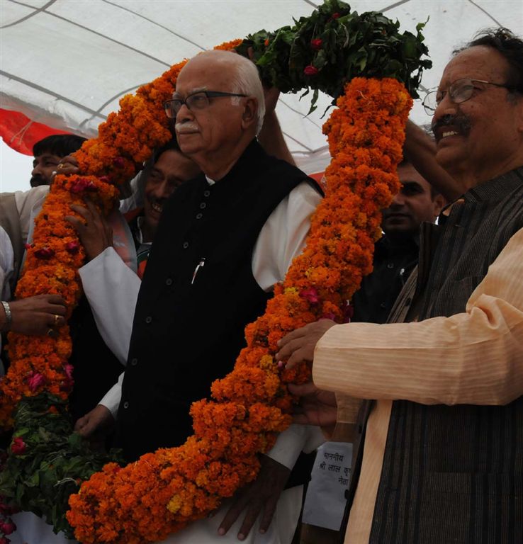 Shri L.K. Advaniji along with Uttarakhand CM Shri B.C.Khanduriji at Haldwani near Nainital, Uttarakhand on May 9, 2009