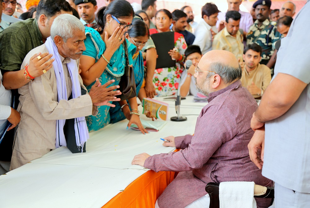 Shri Amit Shah interacting with General public & Karyakartas during Jan-Samwad on September 7, 2015