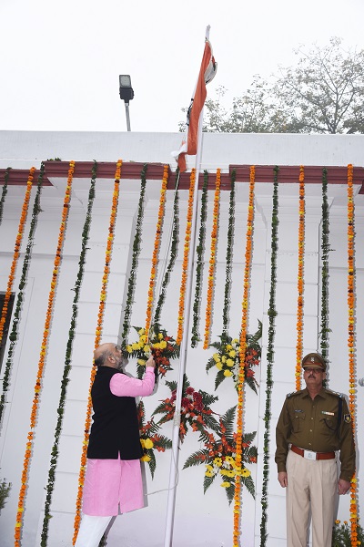 Shri Amit Shah unfurls the National flag at 11, Ashok Road, New Delhi. 27.01.2018