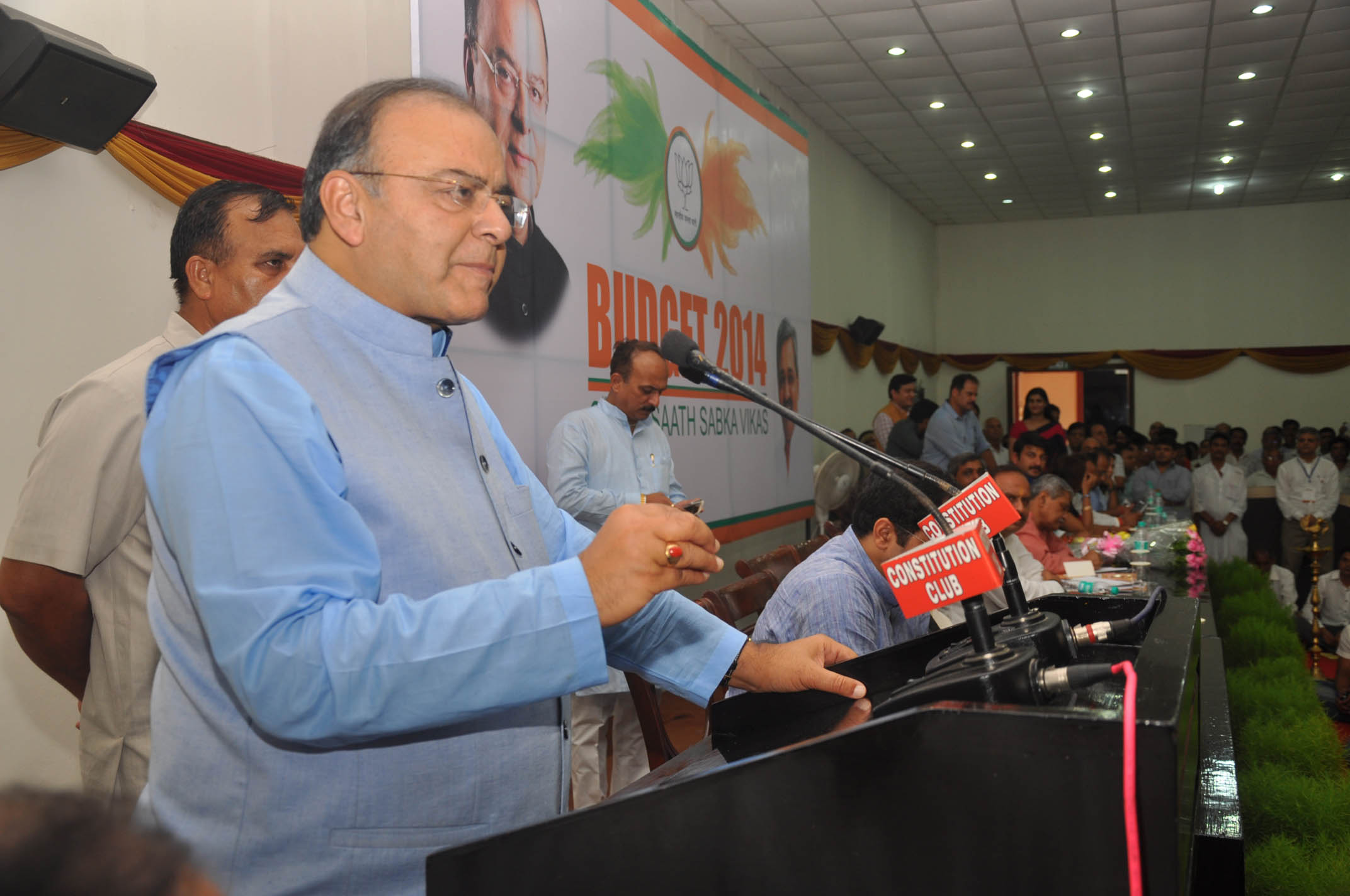 Shri Arun Jaitley addressing "BUDGET PAR CHARCHA" prog for RWA org by Delhi BJP at Constitution Club on August 02, 2014