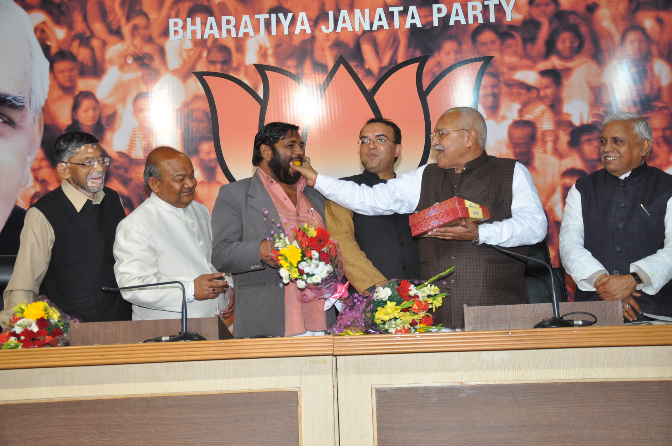 Shri Bhram Prakash Singh Pal, Shri Fereram Parajapati, Shri Rajesh Verma, Shri Kaushal Kishore & Dr Dharmender Singh joined BJP at 11 Ashoka Road, New Delhi on January 27, 2014