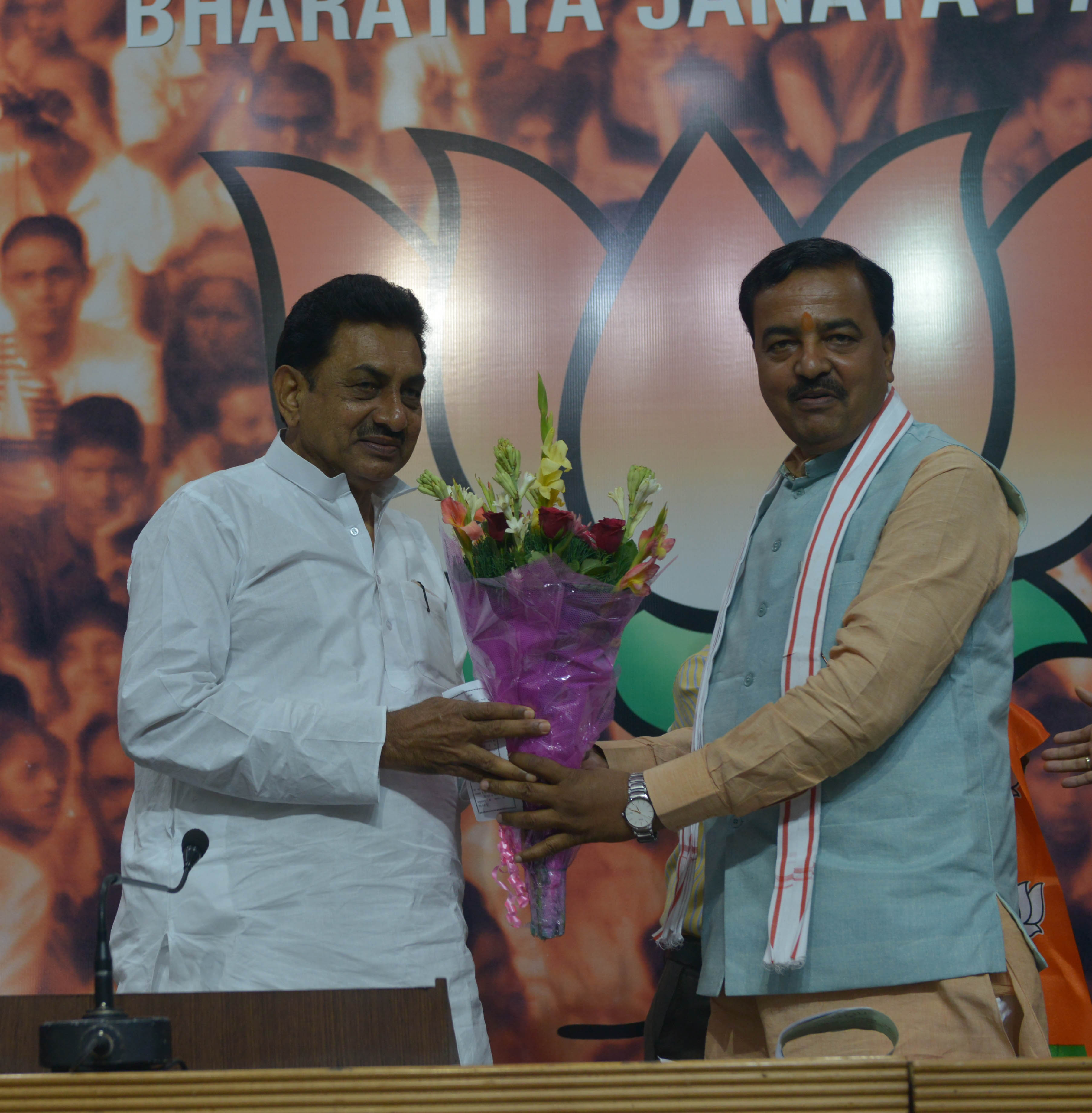 Shri Jagdish Rana joining BJP in the presence of Shri Shrikant Sharma, BJP National Secretary & UP,BJP State President, Shri Keshav Prasad Maurya at 11, Ashoka Road on May 23, 2016