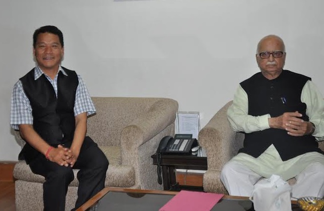 Shri L.K. Advani meeting with GJM President, Shri Vimal Gurang at 30, Prithviraj Road, New Delhi on March 10, 2014