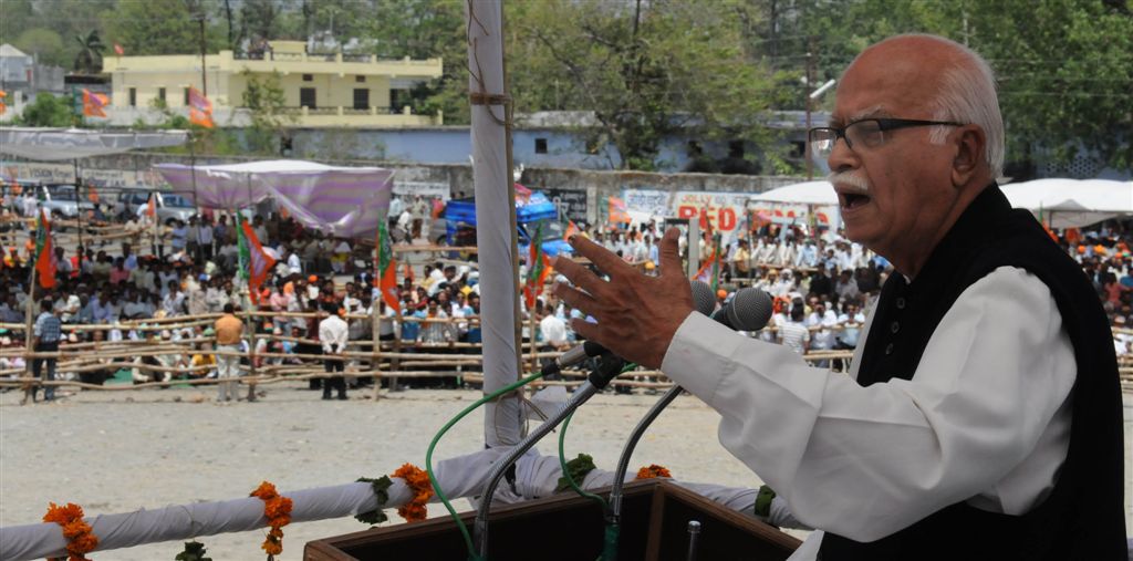 Shri L.K. Advaniji during an election campaign at Haldwani near Nainital, Uttarakhand on May 9, 2009