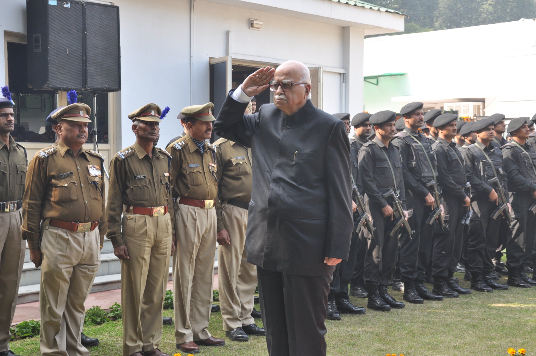 Shri L.K. Advaniji hoisting the National Flag at 30, Prithviraj Road, New Delhi on 26 January, 2014